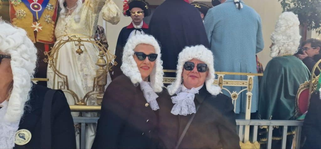 Πάτρα: Οι Στρατηγοί δεν αποκεφάλισαν την Μαρία Αντουανέτα - Ολα τα λεφτά ο... Μακρόν - φωτό και βίντεο