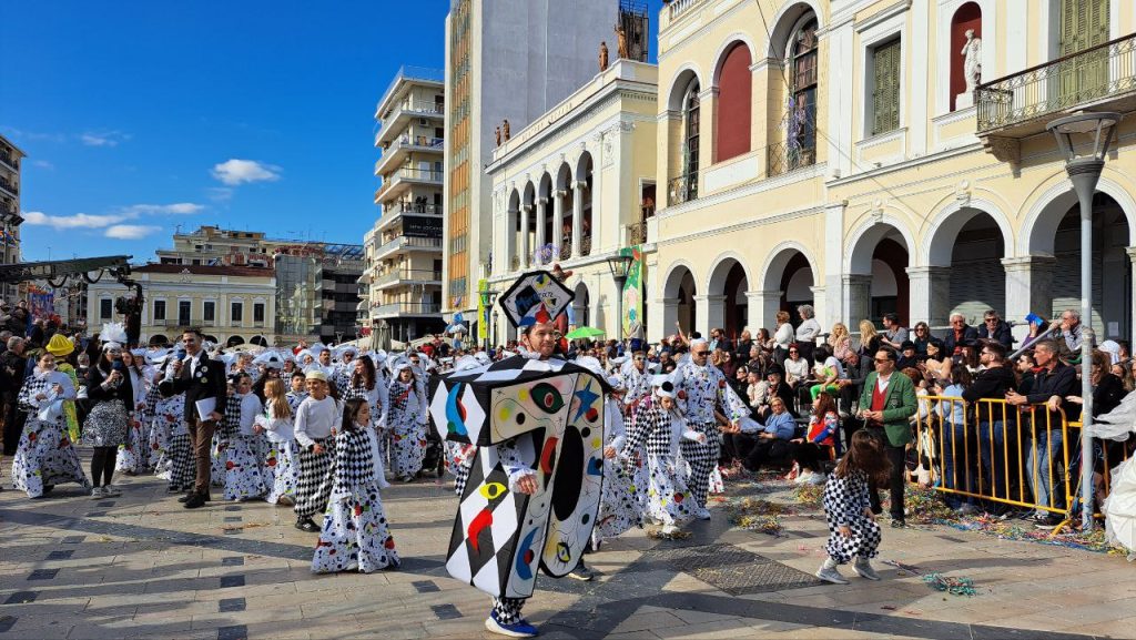 Πάτρα: Μεγάλη παρέλαση Καρναβαλιού 2026 - Δείτε πάνω από 300 φωτογραφίες