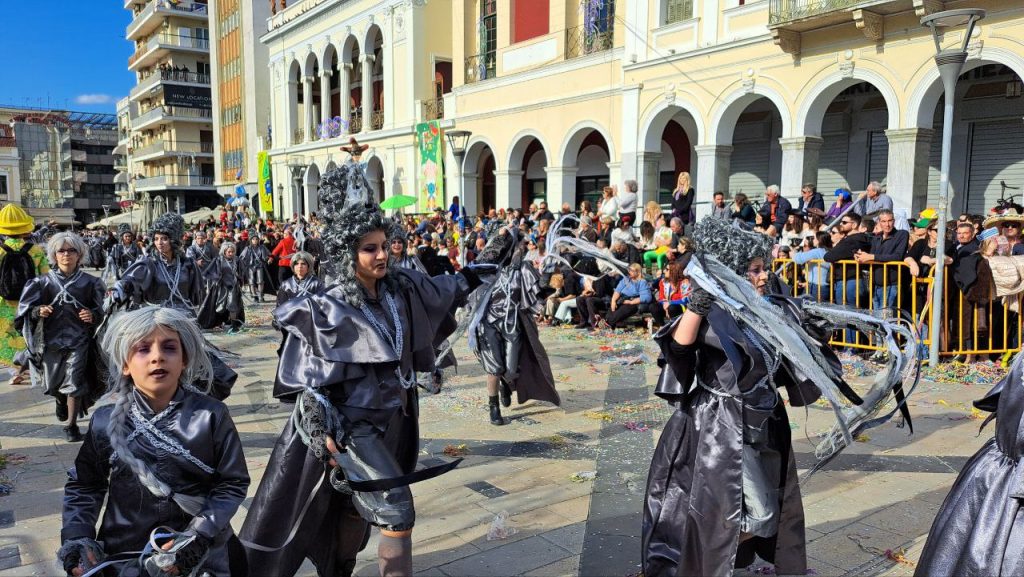 Πάτρα: Μεγάλη παρέλαση Καρναβαλιού 2026 - Δείτε πάνω από 300 φωτογραφίες