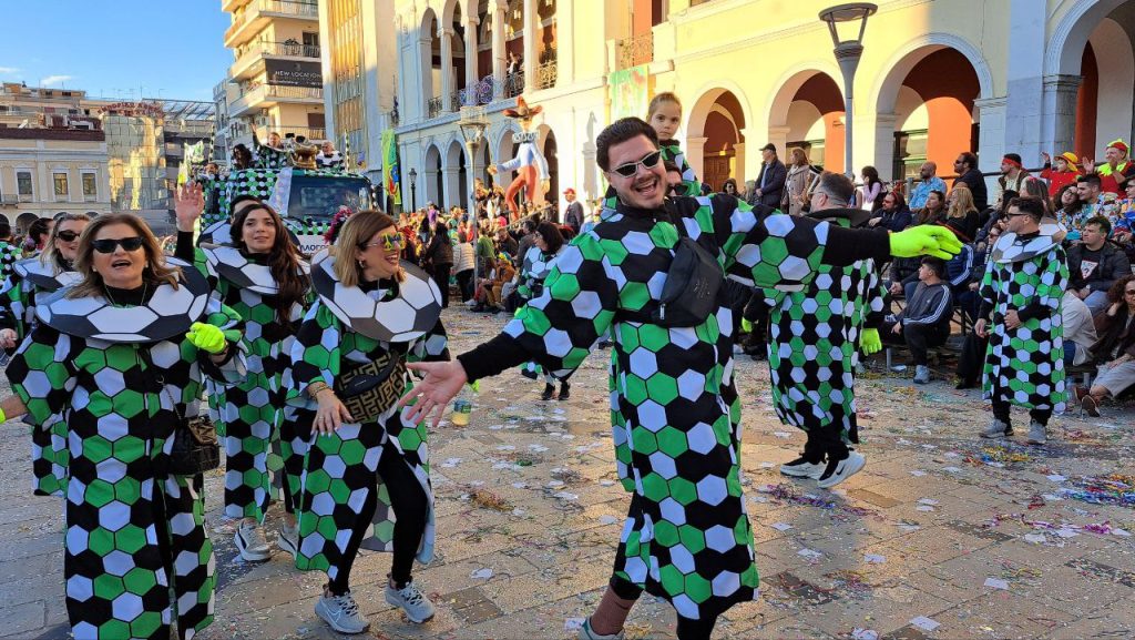 Πάτρα: Μεγάλη παρέλαση Καρναβαλιού 2026 - Δείτε πάνω από 300 φωτογραφίες