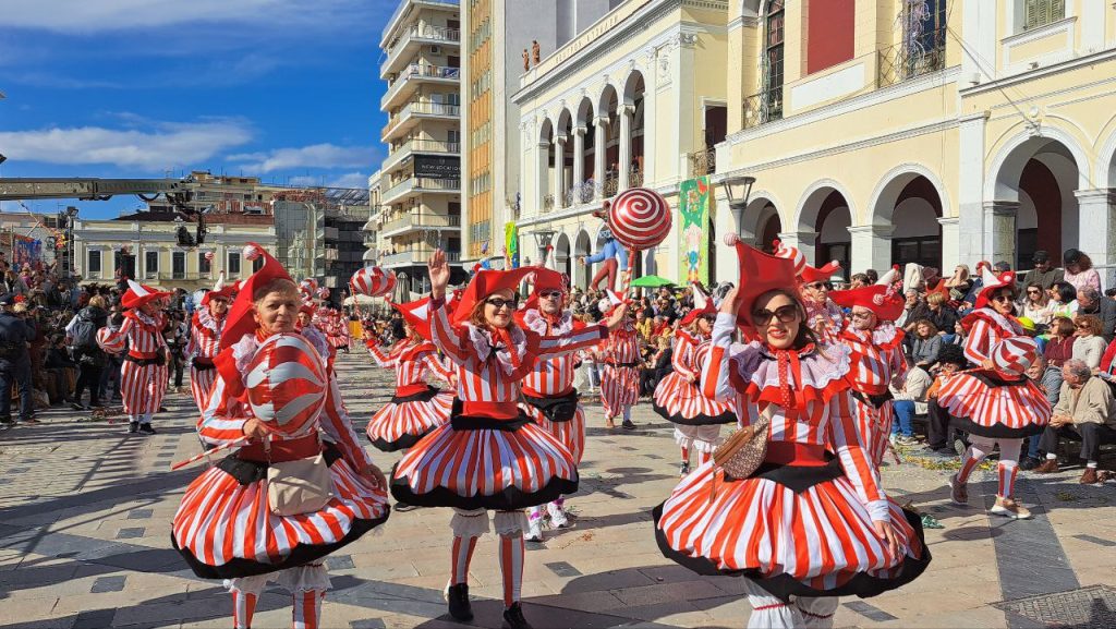 Πάτρα: Μεγάλη παρέλαση Καρναβαλιού 2026 - Δείτε πάνω από 300 φωτογραφίες