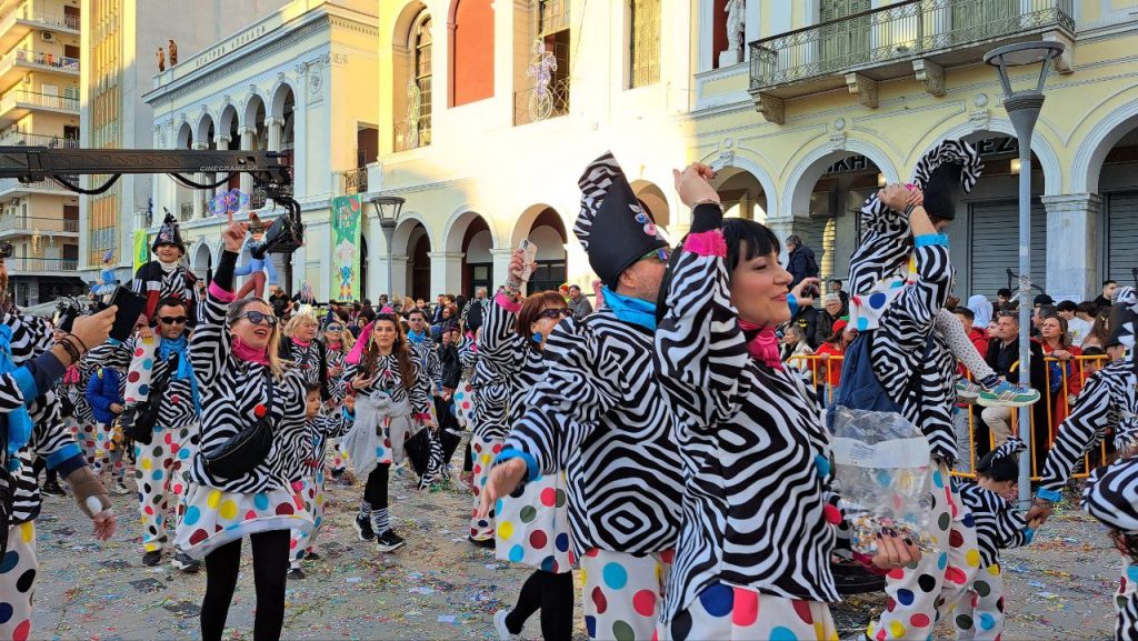 Πάτρα: Μεγάλη παρέλαση Καρναβαλιού 2026 - Δείτε πάνω από 300 φωτογραφίες