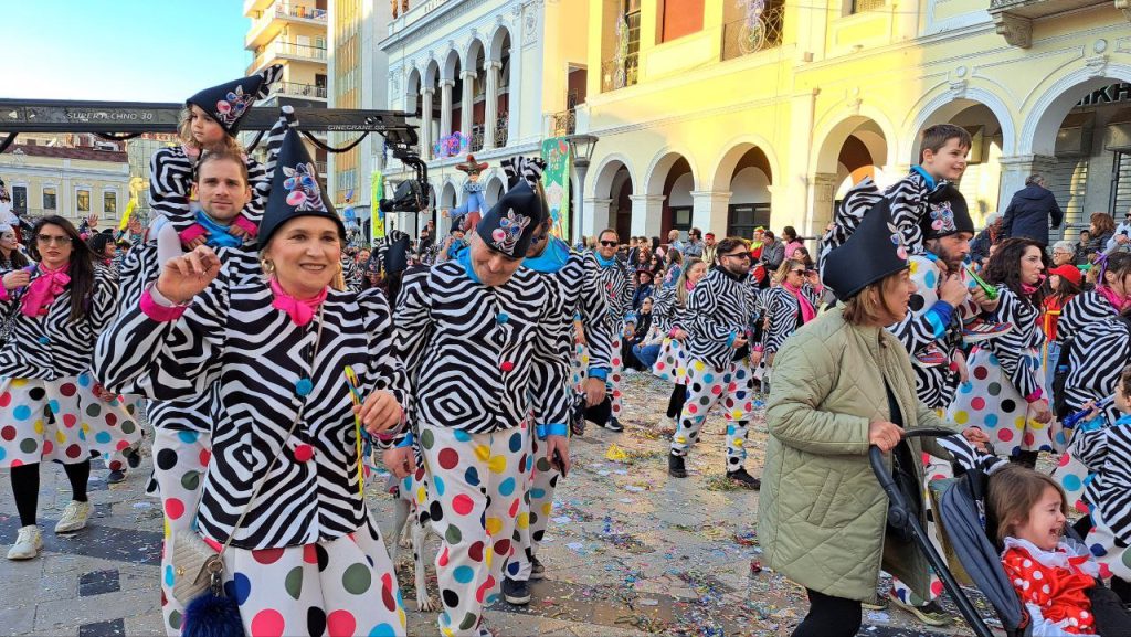 Πάτρα: Μεγάλη παρέλαση Καρναβαλιού 2026 - Δείτε πάνω από 300 φωτογραφίες