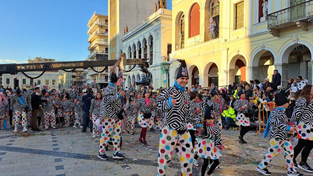 Πάτρα: Μεγάλη παρέλαση Καρναβαλιού 2026 - Δείτε πάνω από 300 φωτογραφίες