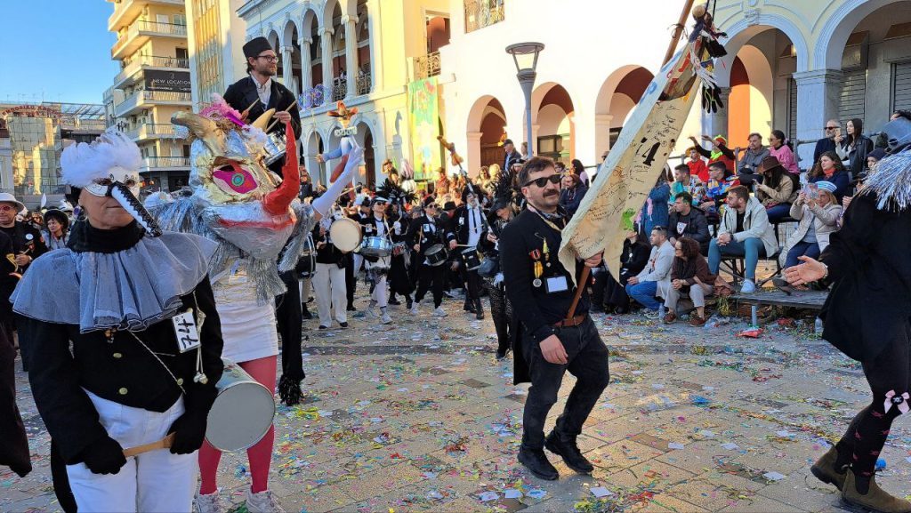 Πάτρα: Μεγάλη παρέλαση Καρναβαλιού 2026 - Δείτε πάνω από 300 φωτογραφίες