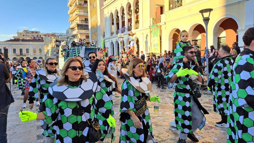 Πάτρα: Μεγάλη παρέλαση Καρναβαλιού 2026 - Δείτε πάνω από 300 φωτογραφίες