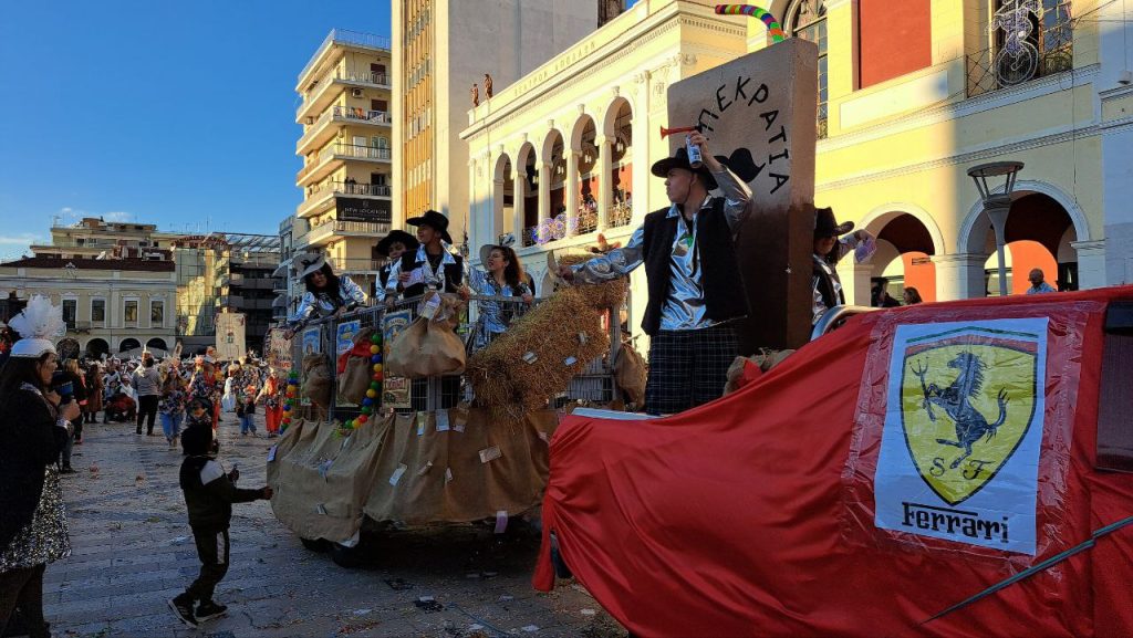 Πάτρα: Μεγάλη παρέλαση Καρναβαλιού 2026 - Δείτε πάνω από 300 φωτογραφίες