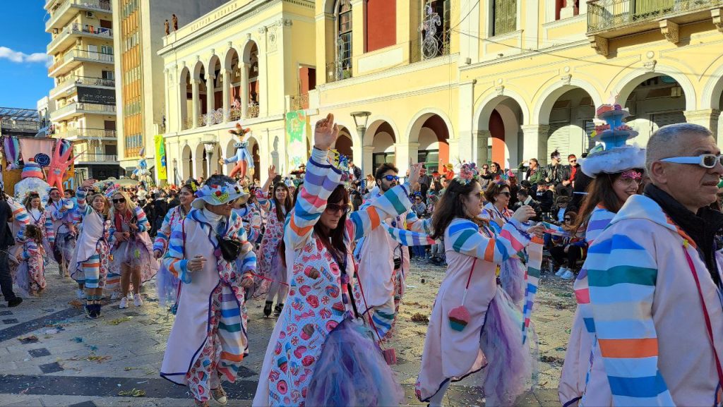 Πάτρα: Μεγάλη παρέλαση Καρναβαλιού 2026 - Δείτε πάνω από 300 φωτογραφίες