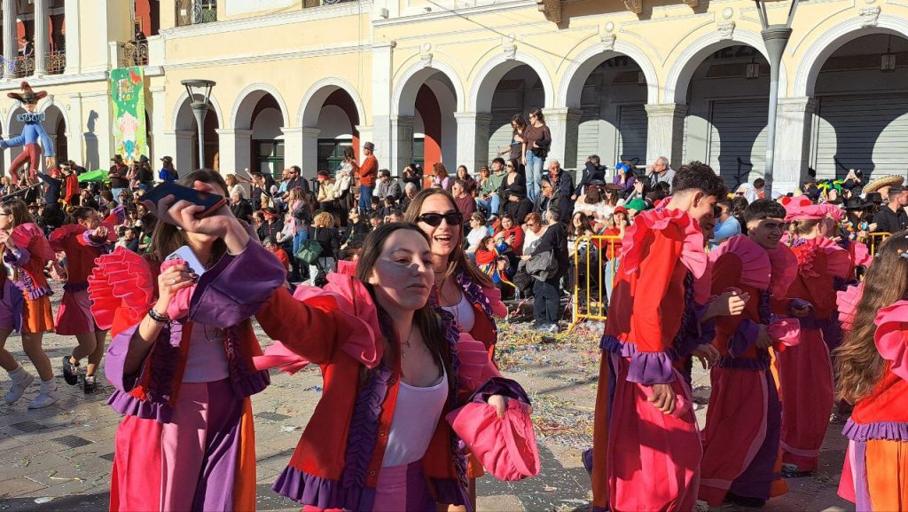 Πάτρα: Μεγάλη παρέλαση Καρναβαλιού 2026 - Δείτε πάνω από 300 φωτογραφίες