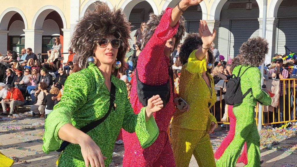 Πάτρα: Μεγάλη παρέλαση Καρναβαλιού 2026 - Δείτε πάνω από 300 φωτογραφίες