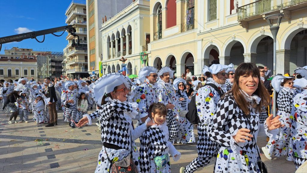 Πάτρα: Μεγάλη παρέλαση Καρναβαλιού 2026 - Δείτε πάνω από 300 φωτογραφίες