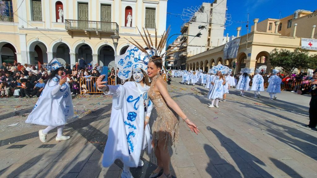 Πάτρα: Μεγάλη παρέλαση Καρναβαλιού 2026 - Δείτε πάνω από 300 φωτογραφίες
