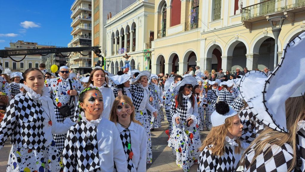 Πάτρα: Μεγάλη παρέλαση Καρναβαλιού 2026 - Δείτε πάνω από 300 φωτογραφίες