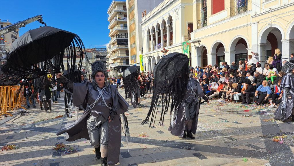 Πάτρα: Μεγάλη παρέλαση Καρναβαλιού 2026 - Δείτε πάνω από 300 φωτογραφίες