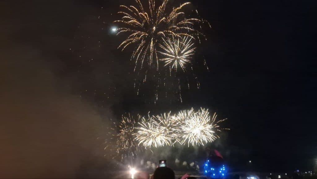 Δείτε φωτό και βίντεο! Χιλιάδες στην τελετή λήξης του Καρναβαλιού! Δείτε το σημείο που οι καρναβαλιστές αποθέωσαν τον Πελετίδη