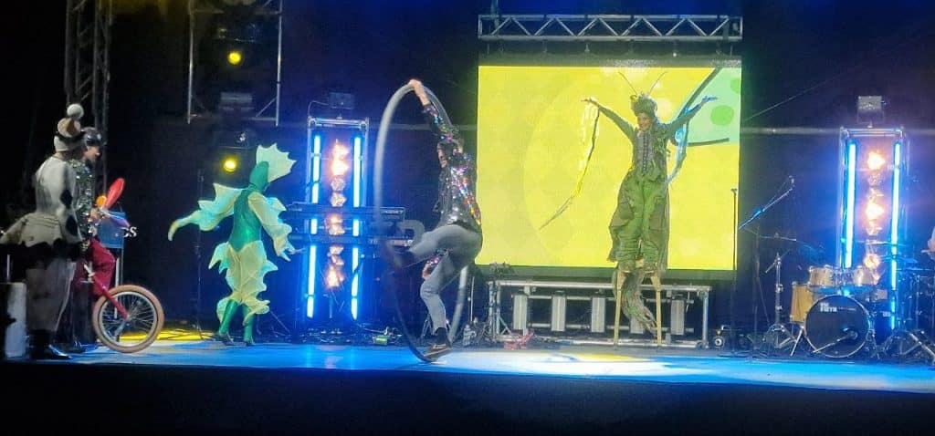 Δείτε φωτό και βίντεο! Χιλιάδες στην τελετή λήξης του Καρναβαλιού! Δείτε το σημείο που οι καρναβαλιστές αποθέωσαν τον Πελετίδη