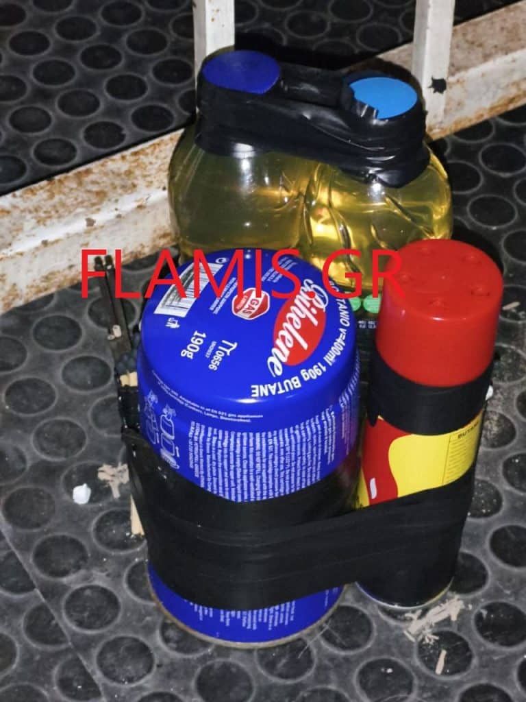 Πάτρα: Εβαλαν "βόμβα" στο παράθυρο υπηρεσίας στο Κουκούλι - φωτό