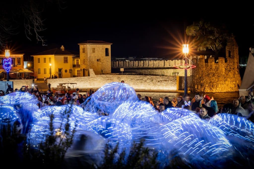 Η Ναύπακτος υποδέχθηκε πλήθος κόσμου και το τριήμερο της Αποκριάς - φωτο