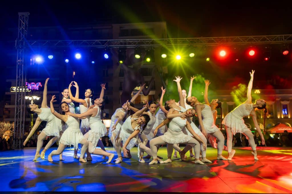 Πάτρα: Μοναδικό χορευτικό υπερθέαμα από τις Σχολές Χορού - Δείτε φωτό