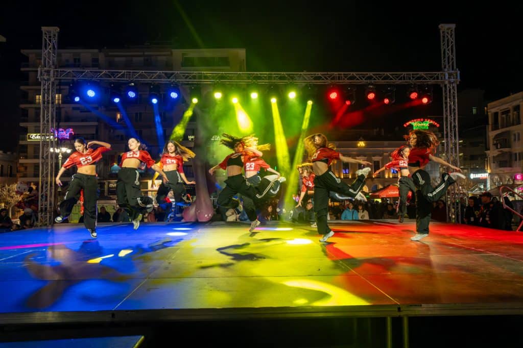 Πάτρα: Μοναδικό χορευτικό υπερθέαμα από τις Σχολές Χορού - Δείτε φωτό