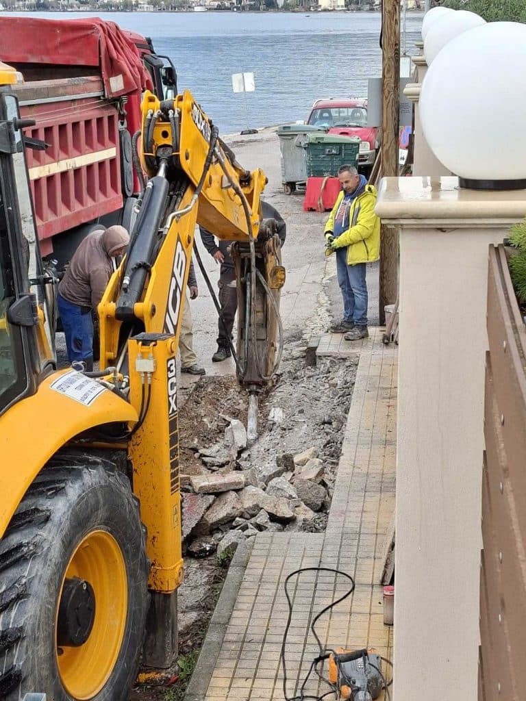 ΒΡΑΧΝΕΙΚΑ: Οι κάτοικοι διαμαρτύρονται για το αντλιοστάσιο - φωτο ΒΡΑΧΝΕΙΚΑ: Οι κάτοικοι διαμαρτύρονται για το αντλιοστάσιο - φωτο