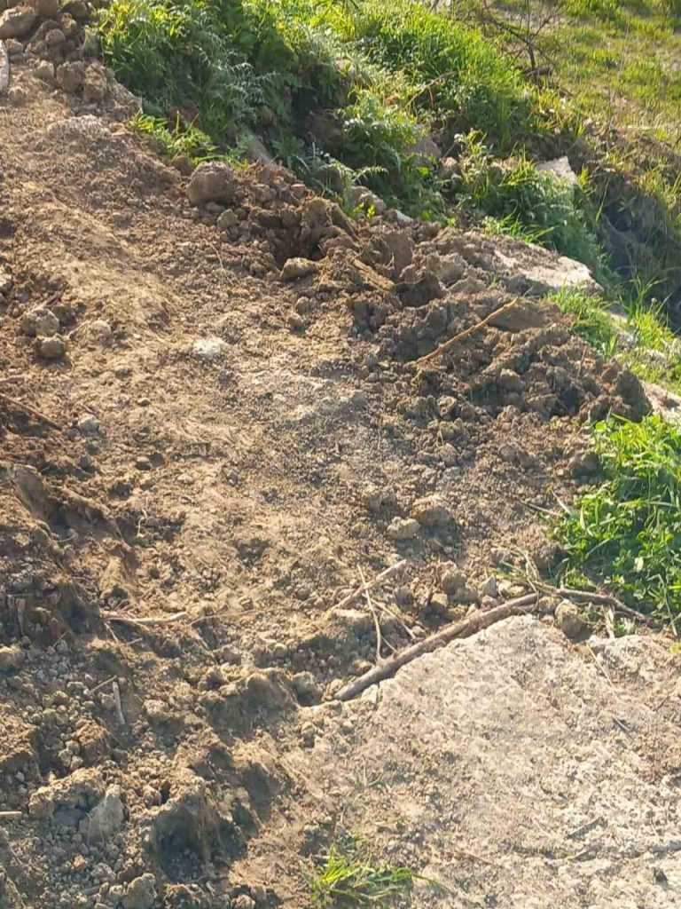 SOS από κατοίκους της Βούντενης - Κόπηκε ο δρόμος λόγω κατολίσθησης - φωτό