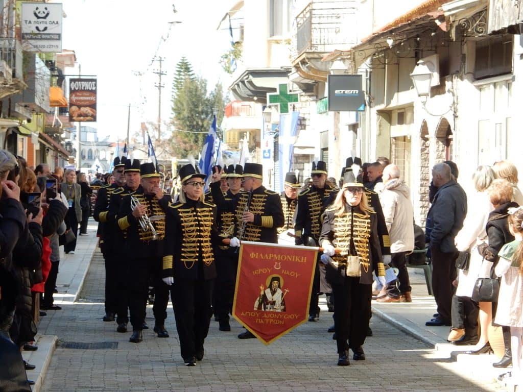 Η Φιλαρμονική του Ιερού Ναού Αγίου Διονυσίου Πατρών στο Μεσολόγγι - φωτο
