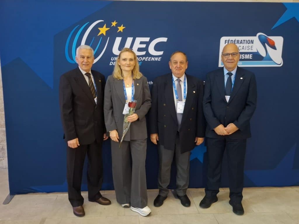 Πάτρα: Ο Βασίλης Διαμαντόπουλος στις εργασίες της 38ης ετήσιας Γενικής Συνέλευσης της Ευρωπαϊκής Ένωσης Ποδηλασίας - φωτο