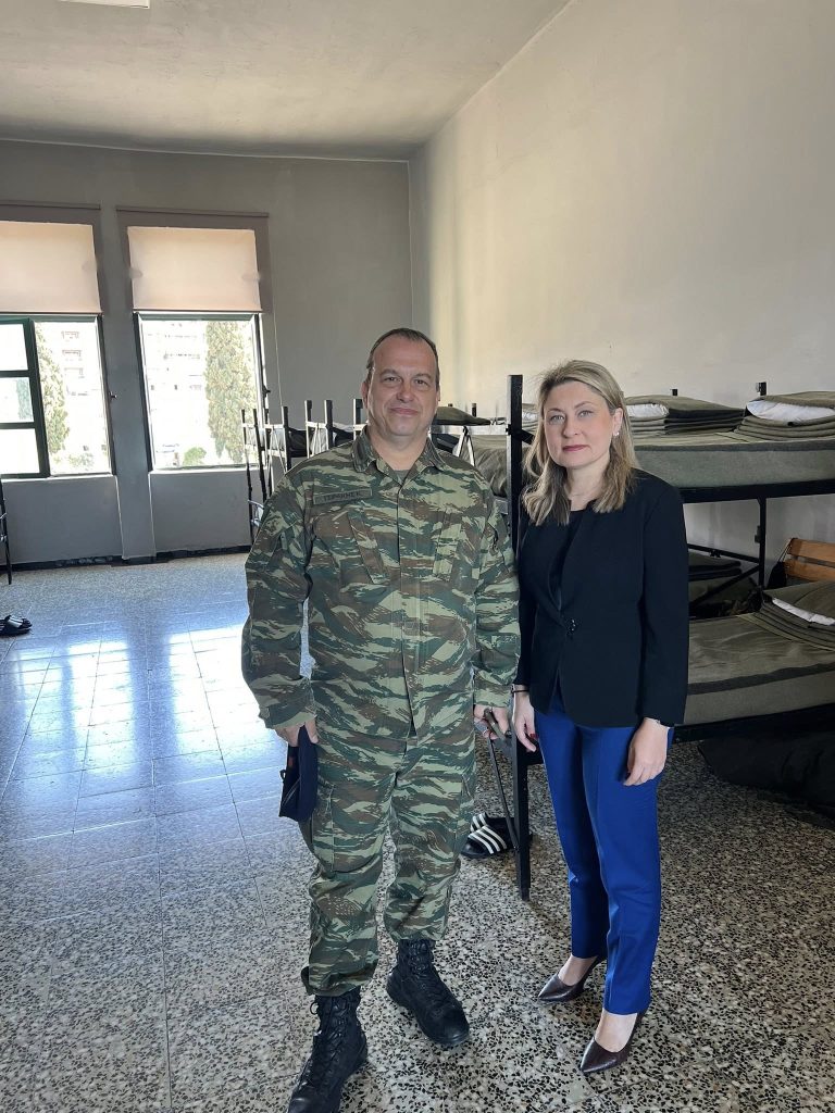 Χριστίνα Αλεξοπούλου: Συνάντηση με τον Διοικητή του Κέντρου Εκπαίδευσης Νεοσυλλέκτων (ΚΕΤΧ) Πάτρας
