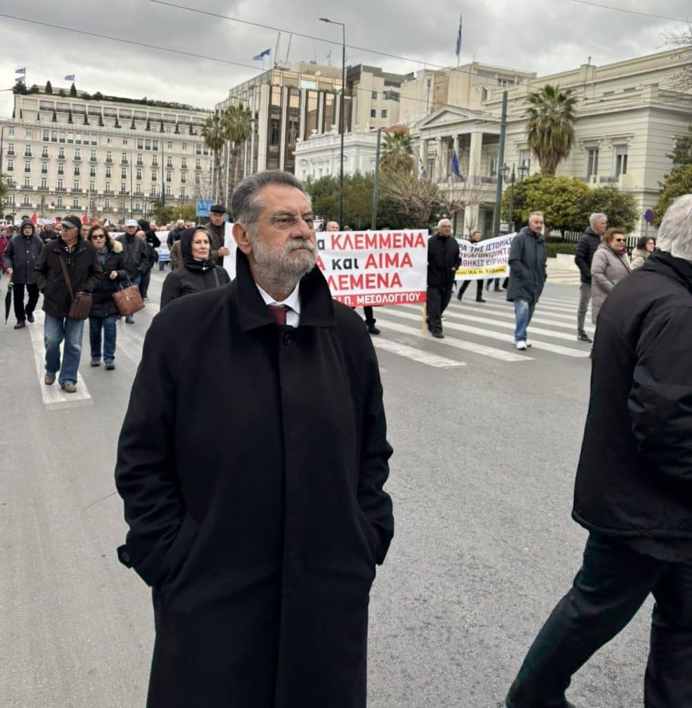 Με τους συνταξιούχους στο Σύνταγμα ο Α. Παναγιωτόπουλος - φωτο