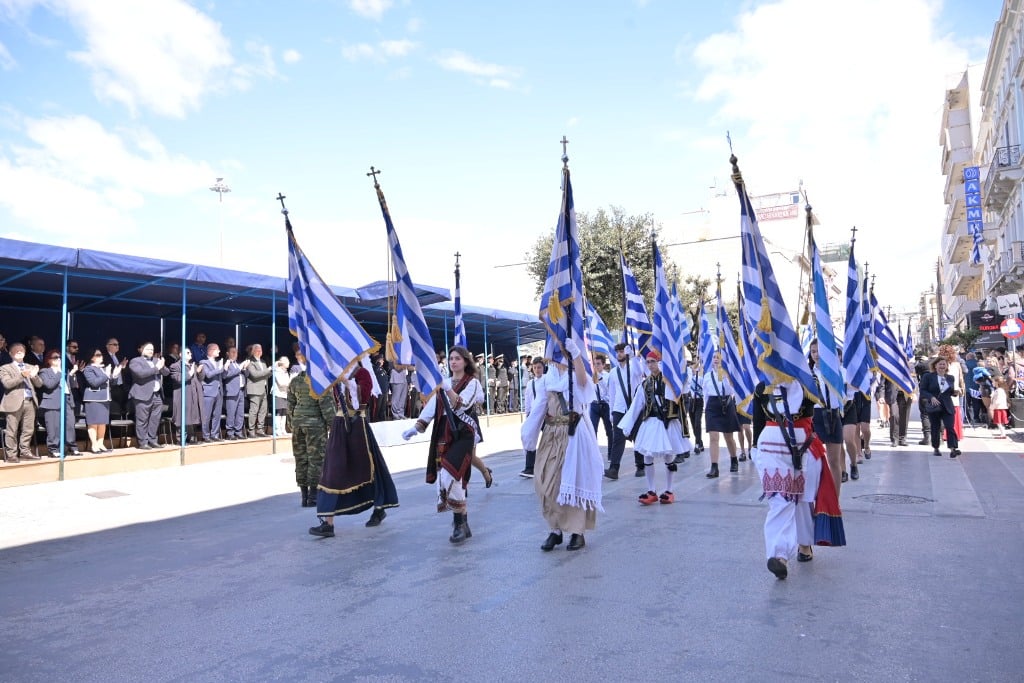 Ο Δήμαρχος Πατρέων Κώστας Πελετίδης και μέλη της Δημοτικής Αρχής παρέστησαν στις εκδηλώσεις - φωτο