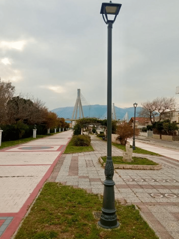 Δήμος Ναυπακτίας: Ήρθε το φως στην πλατεία Χορμόβα στο Αντίρριο (Φώτο)