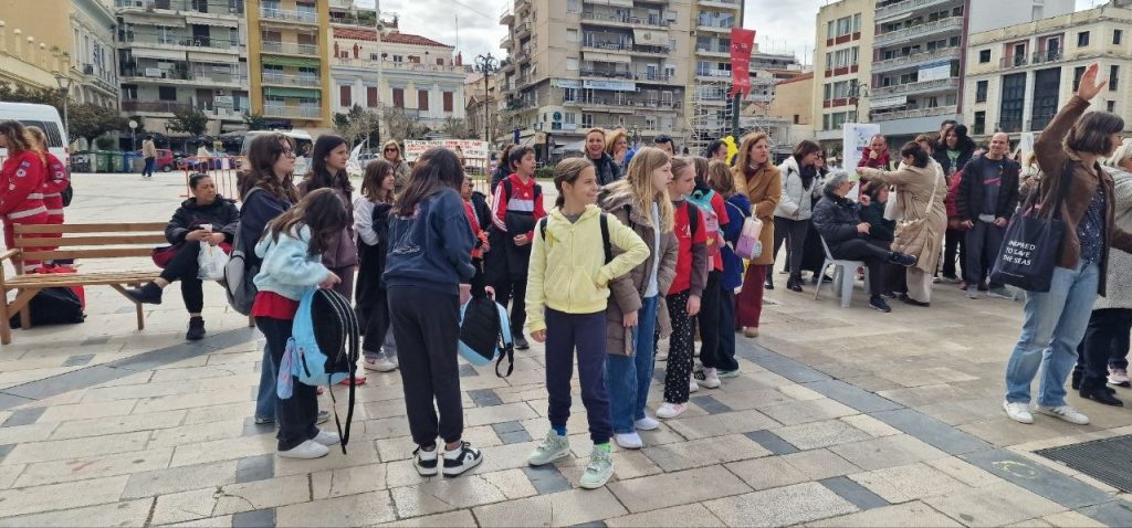 Πάτρα: Συγκινητική εκδήλωση για τα παδιά με σύνδρομο Down στην Πλ. Γεωργίου -φωτο