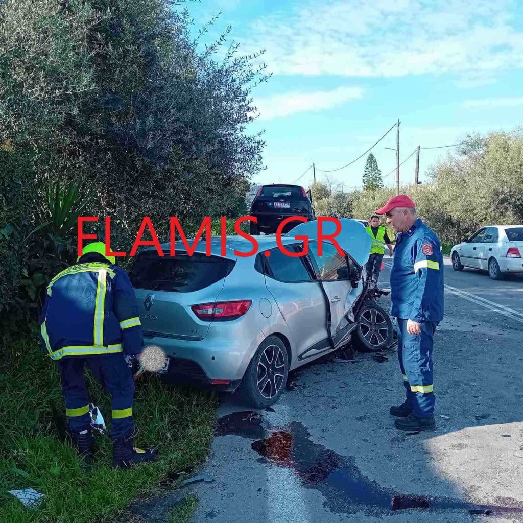 Πάτρα - Φωτό: Απεγκλώβισαν τραυματία στο τροχαίο στα Βραχνέϊκα! Ενας ακόμη στο Νοσοκομείο