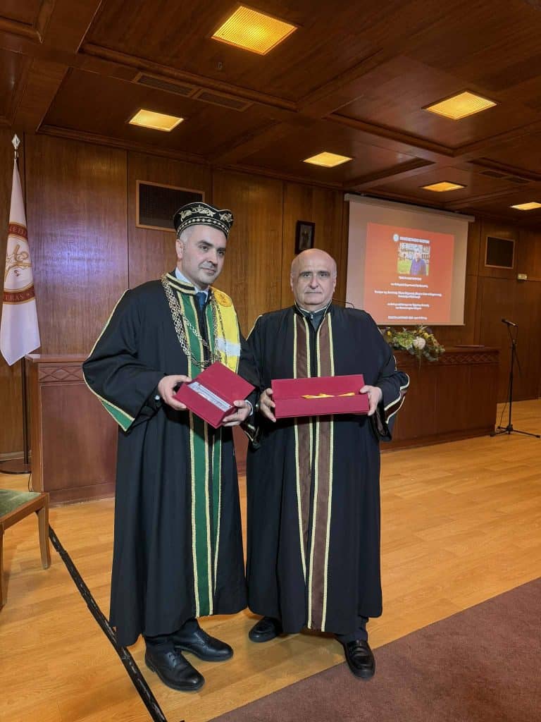 Επίτιμος Διδάκτορας στο Τμήμα Φυσικής του Πανεπιστημίου Πατρών o Αιγιώτης Θέμης Προδρομάκης - φωτο