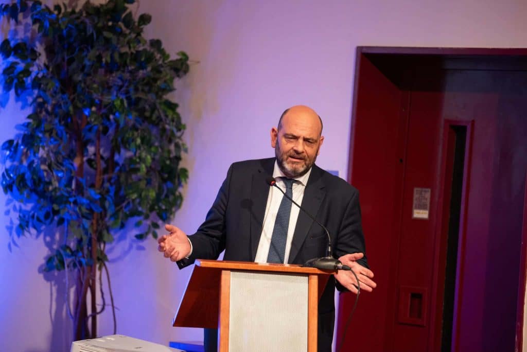 Αχαϊα - φωτό: Ασφαλής… η αναρρίχηση με τον οδοντωτό στο forum του «Ημερήσιου»
