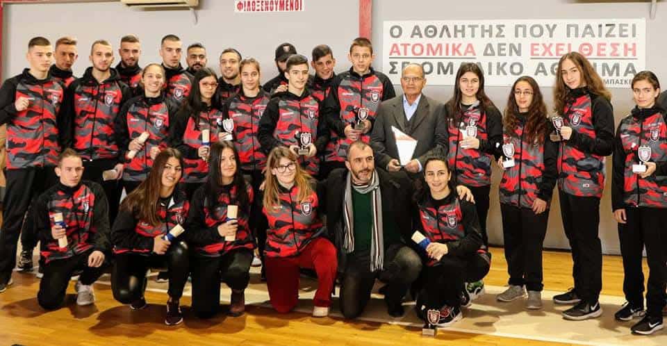 Ο προπονητής πυγμαχίας Νικος Πλέας αποχαιρετά τον "δεύτερο πατέρα του" Αλέκο Λουμπαρδέα