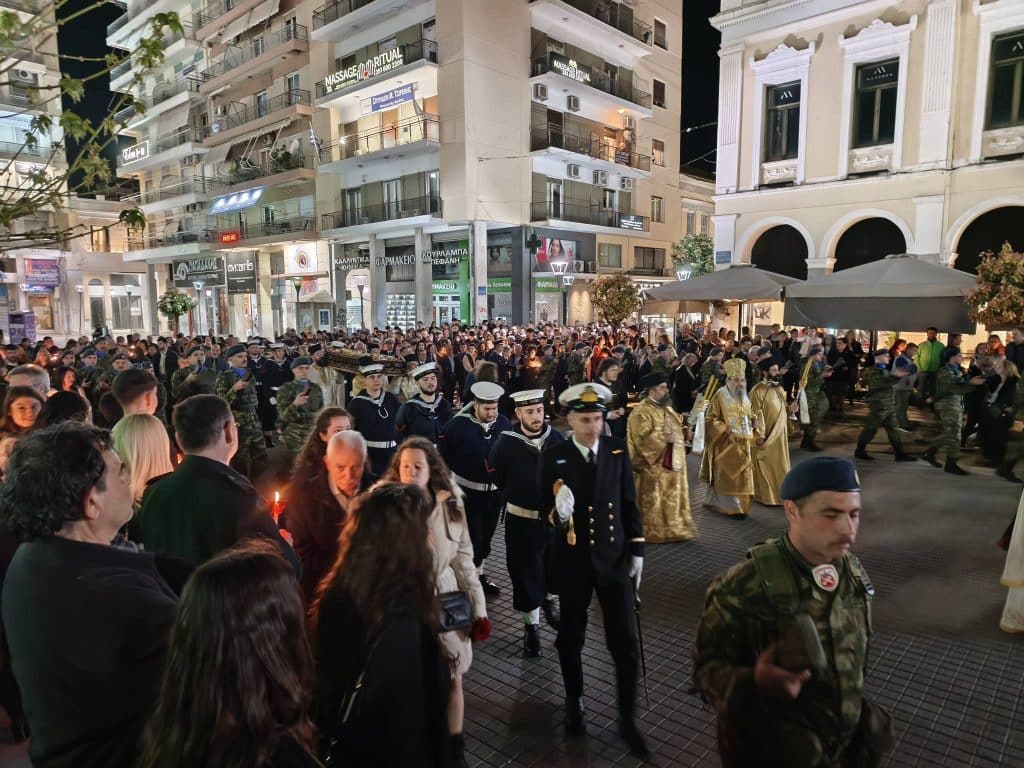 Πάτρα: Η περιφορά του επιταφίου στην Ευαγγελίστρια - φωτό