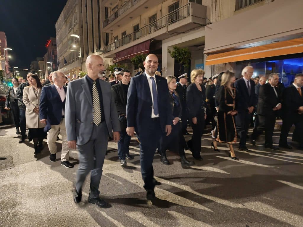 Πάτρα: Η περιφορά του επιταφίου στην Ευαγγελίστρια - φωτό