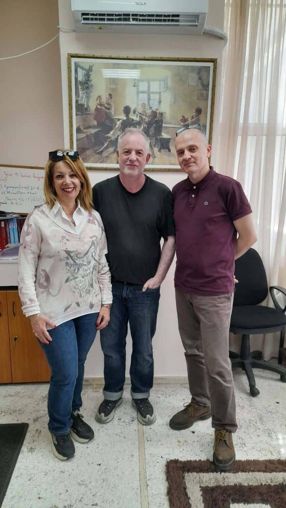 Πάτρα: Ο σκηνοθέτης Παναγιώτης Φαφούτης στο 11ο δημοτικό σχολείο - φωτο