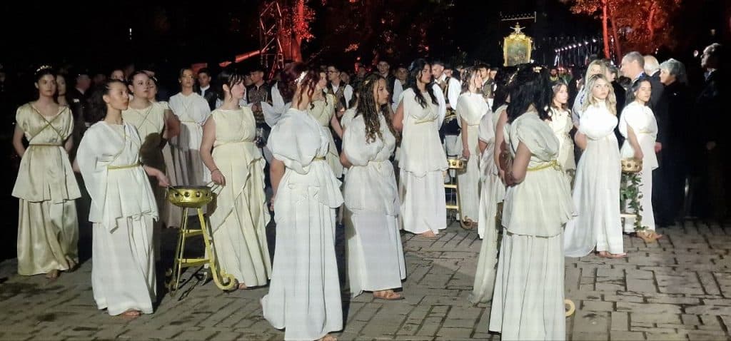 Δείτε δεκάδες φωτό! Πάνω από 12.000 στην πομπή για την έξοδο του Μεσολογγίου -Τμήματα από την Πάτρα