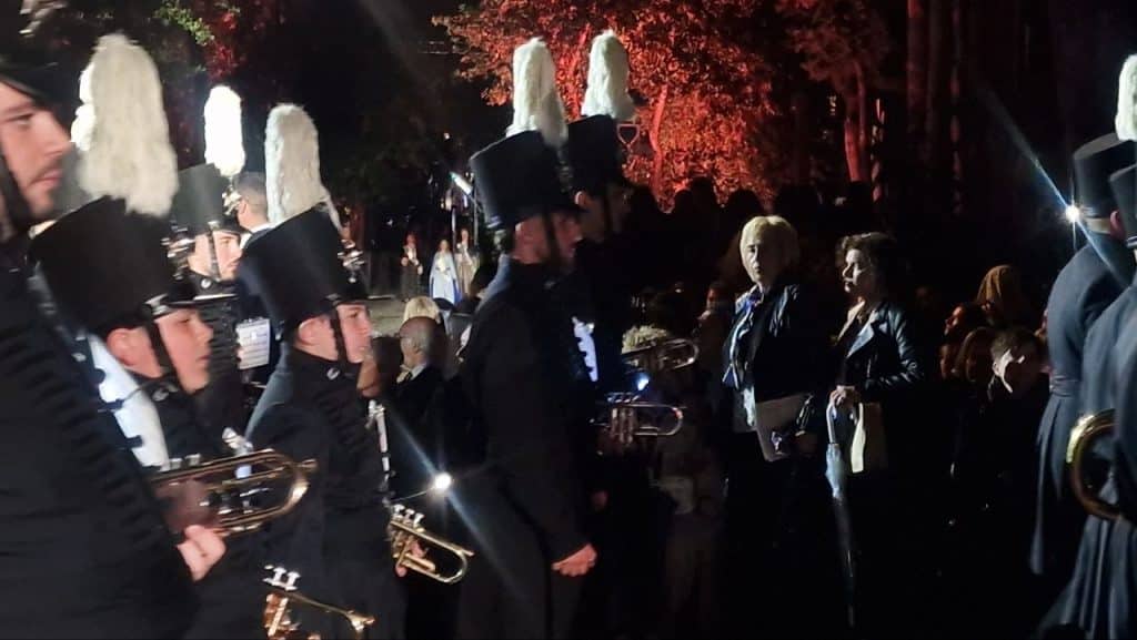 Δείτε δεκάδες φωτό! Πάνω από 12.000 στην πομπή για την έξοδο του Μεσολογγίου -Τμήματα από την Πάτρα