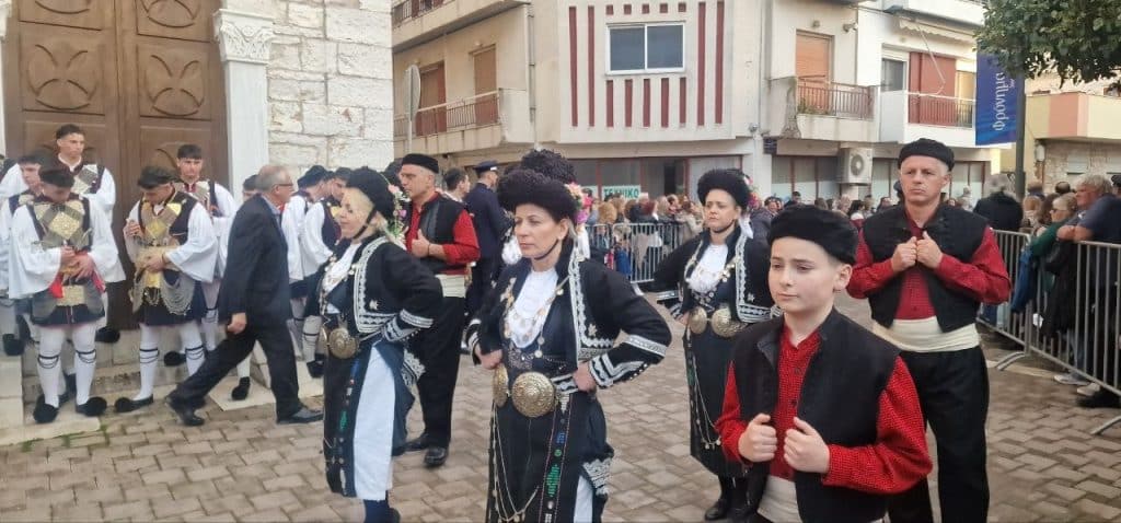Δείτε δεκάδες φωτό! Πάνω από 12.000 στην πομπή για την έξοδο του Μεσολογγίου -Τμήματα από την Πάτρα