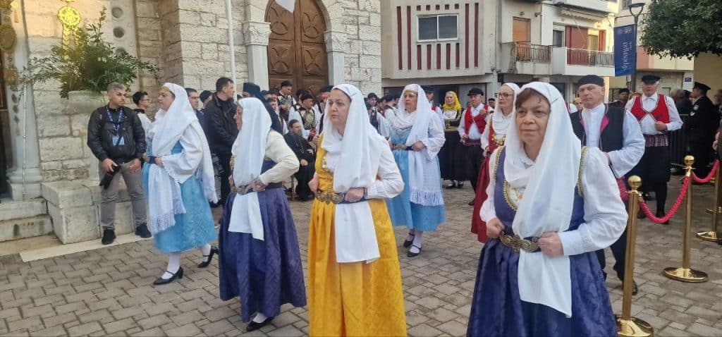 Δείτε δεκάδες φωτό! Πάνω από 12.000 στην πομπή για την έξοδο του Μεσολογγίου -Τμήματα από την Πάτρα