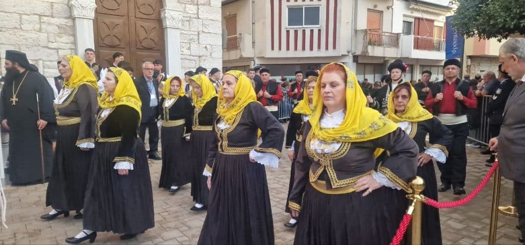 Δείτε δεκάδες φωτό! Πάνω από 12.000 στην πομπή για την έξοδο του Μεσολογγίου -Τμήματα από την Πάτρα