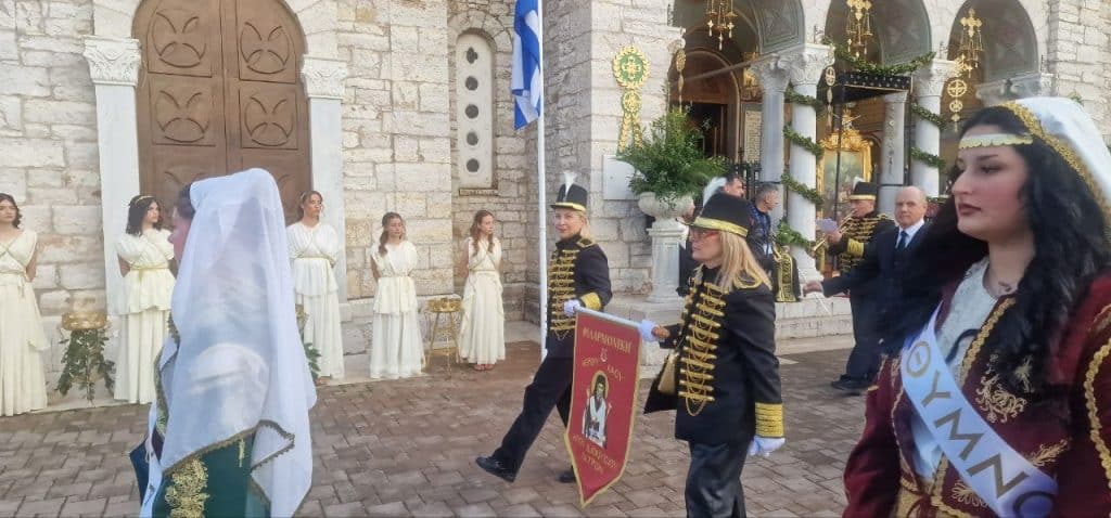 Δείτε δεκάδες φωτό! Πάνω από 12.000 στην πομπή για την έξοδο του Μεσολογγίου -Τμήματα από την Πάτρα