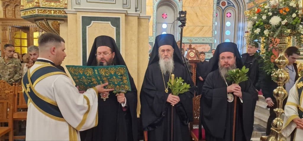Δείτε δεκάδες φωτό! Πάνω από 12.000 στην πομπή για την έξοδο του Μεσολογγίου -Τμήματα από την Πάτρα