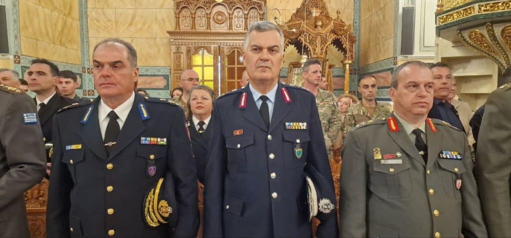 Δείτε δεκάδες φωτό! Πάνω από 12.000 στην πομπή για την έξοδο του Μεσολογγίου -Τμήματα από την Πάτρα