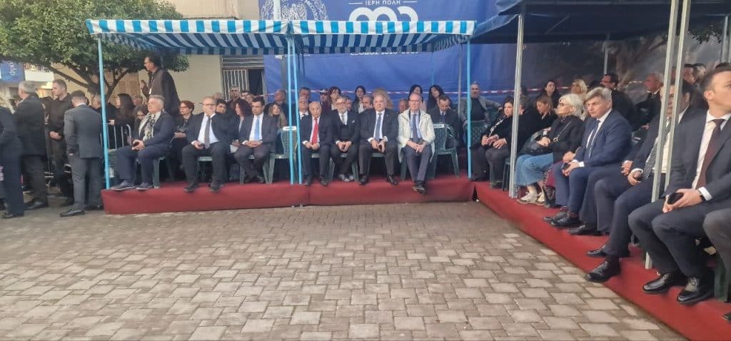 Δείτε δεκάδες φωτό! Πάνω από 12.000 στην πομπή για την έξοδο του Μεσολογγίου -Τμήματα από την Πάτρα