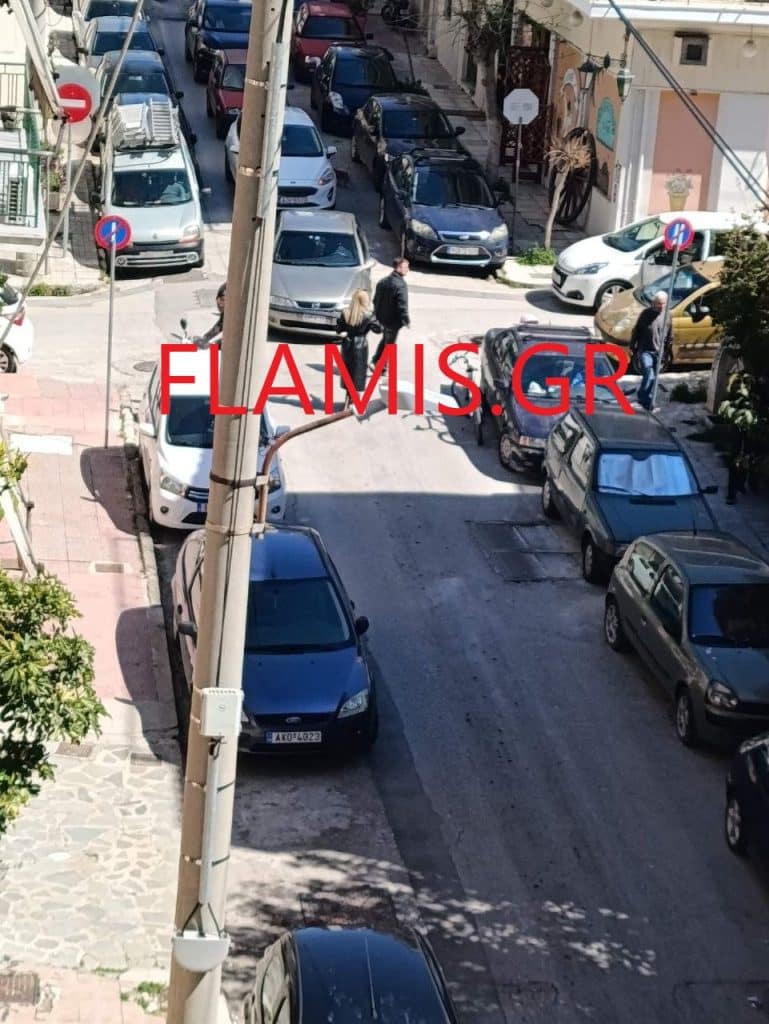 Πάτρα - ΤΩΡΑ: Τροχαίο στην Ανω Πόλη - ΙΧ με δίκυκλο - φωτο